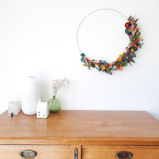 Couronne murale en métal blanc