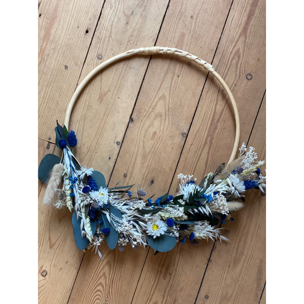 Couronne fleurs séchées bleue en osier
