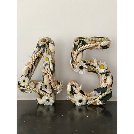 Chiffres en fleurs séchées 45